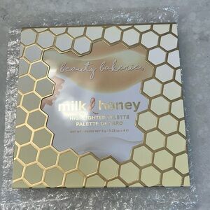 🦋3/$15 Beauty Bakerie Milk & Hobey Highlighting Palette
